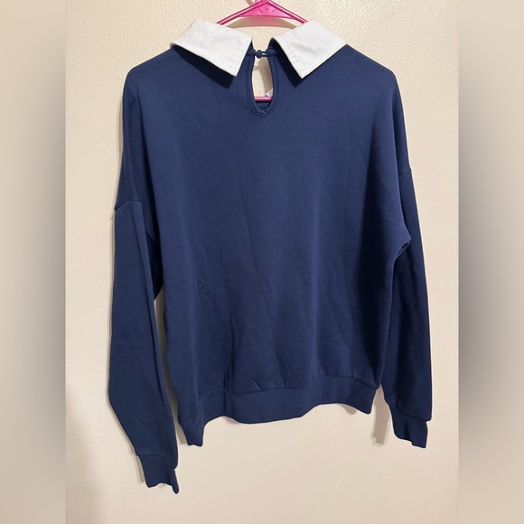 NWT- Disney Minnie Mouse Golf Collared Woman’s Crewneck- Boxlunch Exclusive - Picture 6 of 6